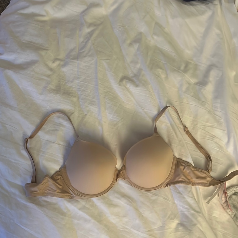 Victoria’s Secret PINK cream lightly lined bra 34C